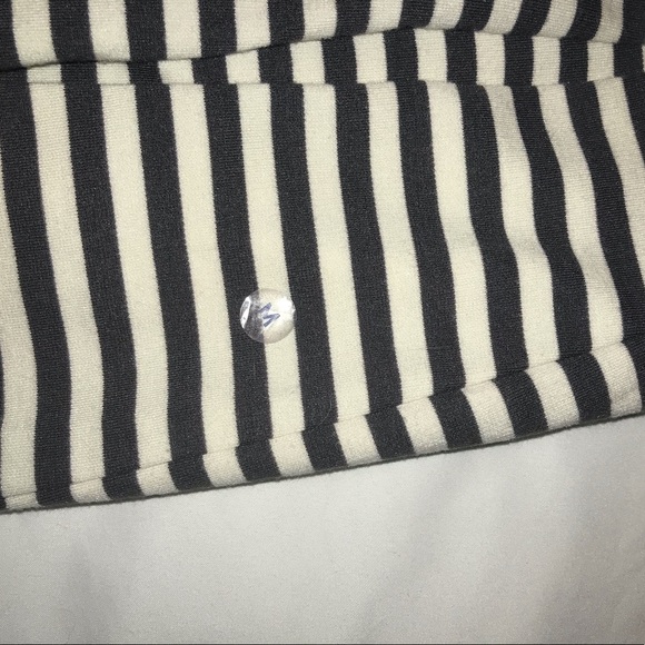 American Eagle Grey Pleated Pull On Circle Mini Skirt NEW Size: Medium - Picture 7 of 7